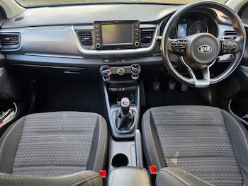Used Kia Stonic 2018 for sale - 79481689: Photo