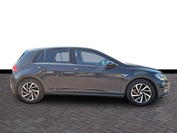 Used Volkswagen Golf 2019 for sale - 78472441: Photo