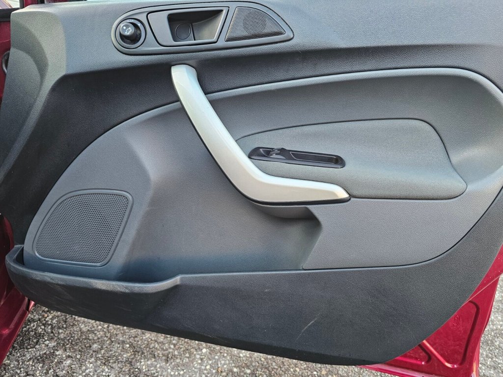 Used Ford Fiesta 2010 for sale - 78078096: Photo 12