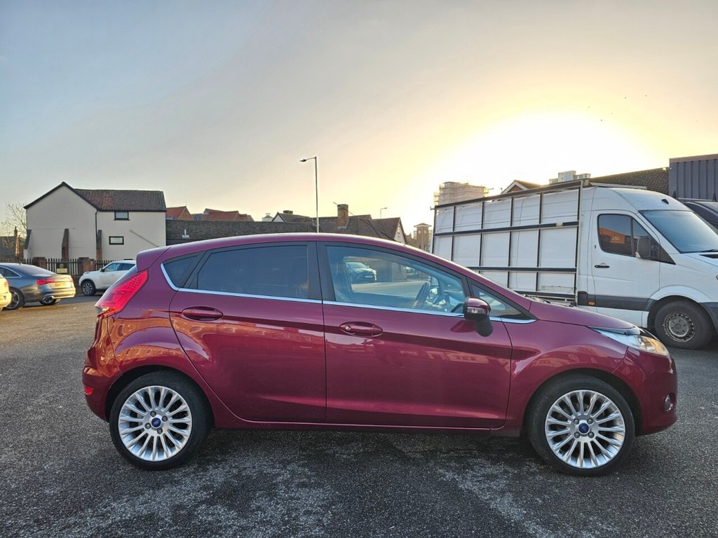 Used Ford Fiesta 2010 for sale - 78078096: Photo 2
