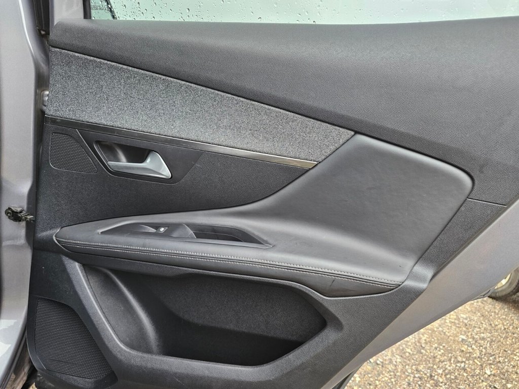 Used Peugeot 3008 2017 for sale - 78078093: Photo 32