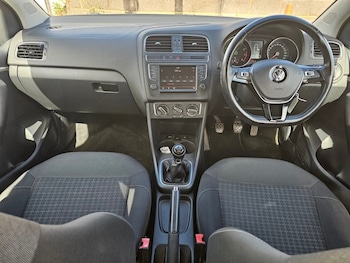 Used Volkswagen Polo 2015 for sale - 78868341: Photo