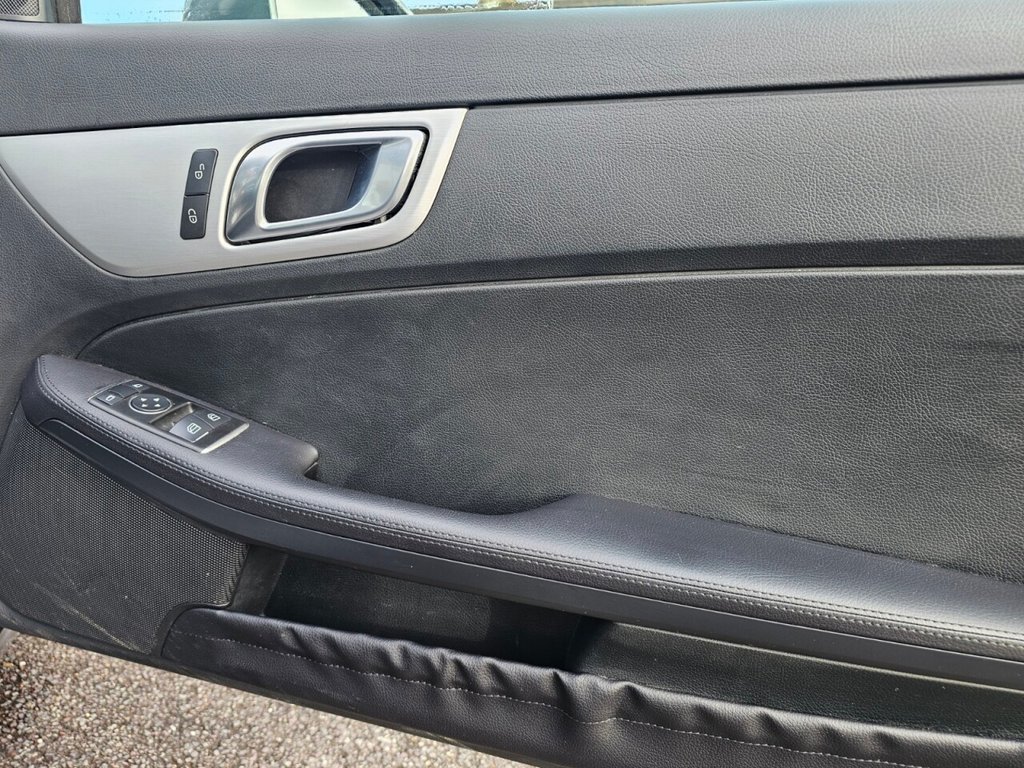 Used Mercedes-Benz SLK 2014 for sale - 78078124: Photo 30