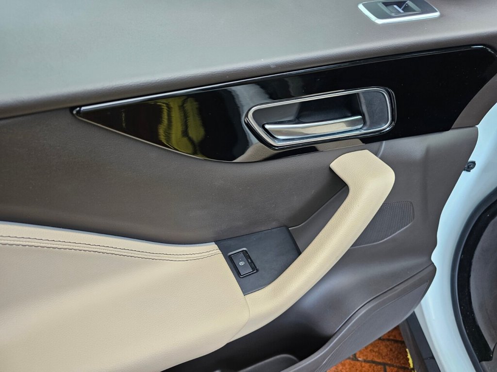 Used Jaguar F-Pace 2017 for sale - 78078122: Photo 32