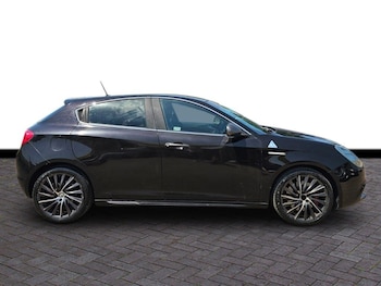 Used Alfa Romeo Giulietta 2015 for sale - 79022245: Photo