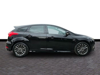 Used Ford Focus 2017 for sale - 79713770: Photo