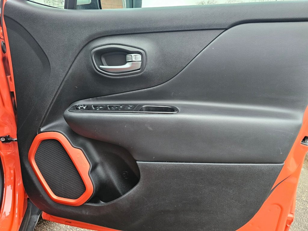 Used Jeep Renegade 2015 for sale - 78078123: Photo 10