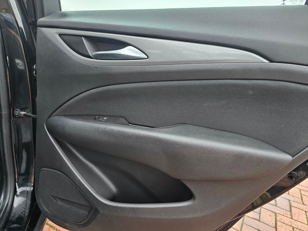 Used Vauxhall Insignia 2018 for sale - 78078111: Photo 27