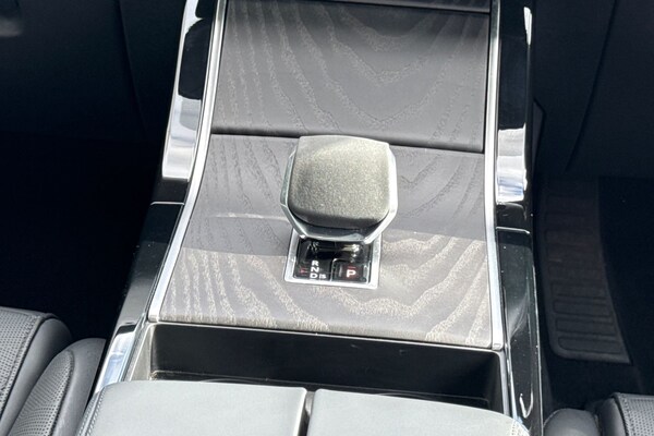 Used Land Rover Range Rover Velar 2024 for sale - 76220185: Photo 14