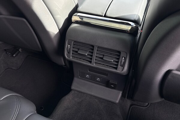 Used Land Rover Range Rover Velar 2024 for sale - 76220185: Photo 19