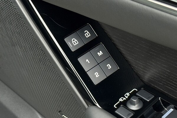 Used Land Rover Range Rover Velar 2024 for sale - 76220185: Photo 25
