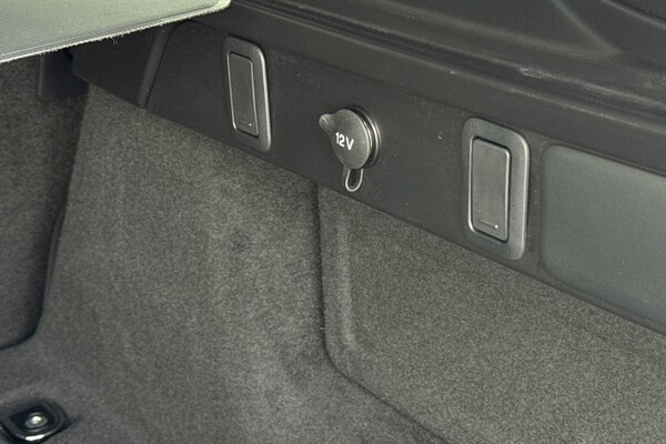 Used Land Rover Range Rover Velar 2024 for sale - 76220185: Photo 27