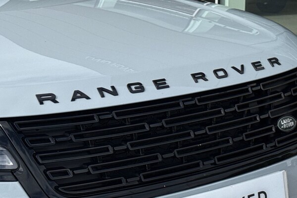 Used Land Rover Range Rover Velar 2024 for sale - 76220185: Photo 32