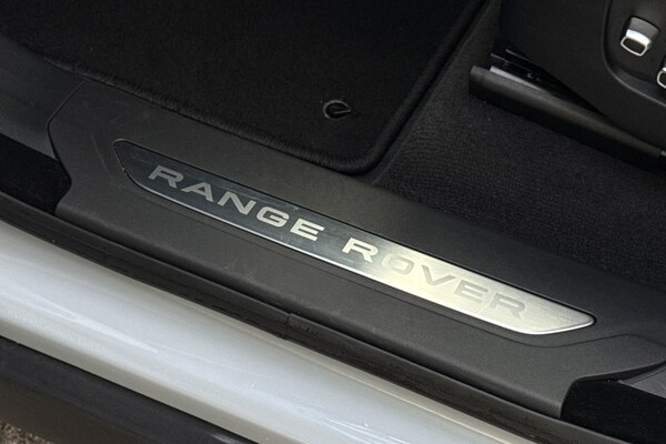 Used Land Rover Range Rover Velar 2024 for sale - 76220185: Photo 37