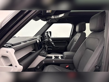 Used Land Rover Defender 2025 for sale - 77764490: Photo