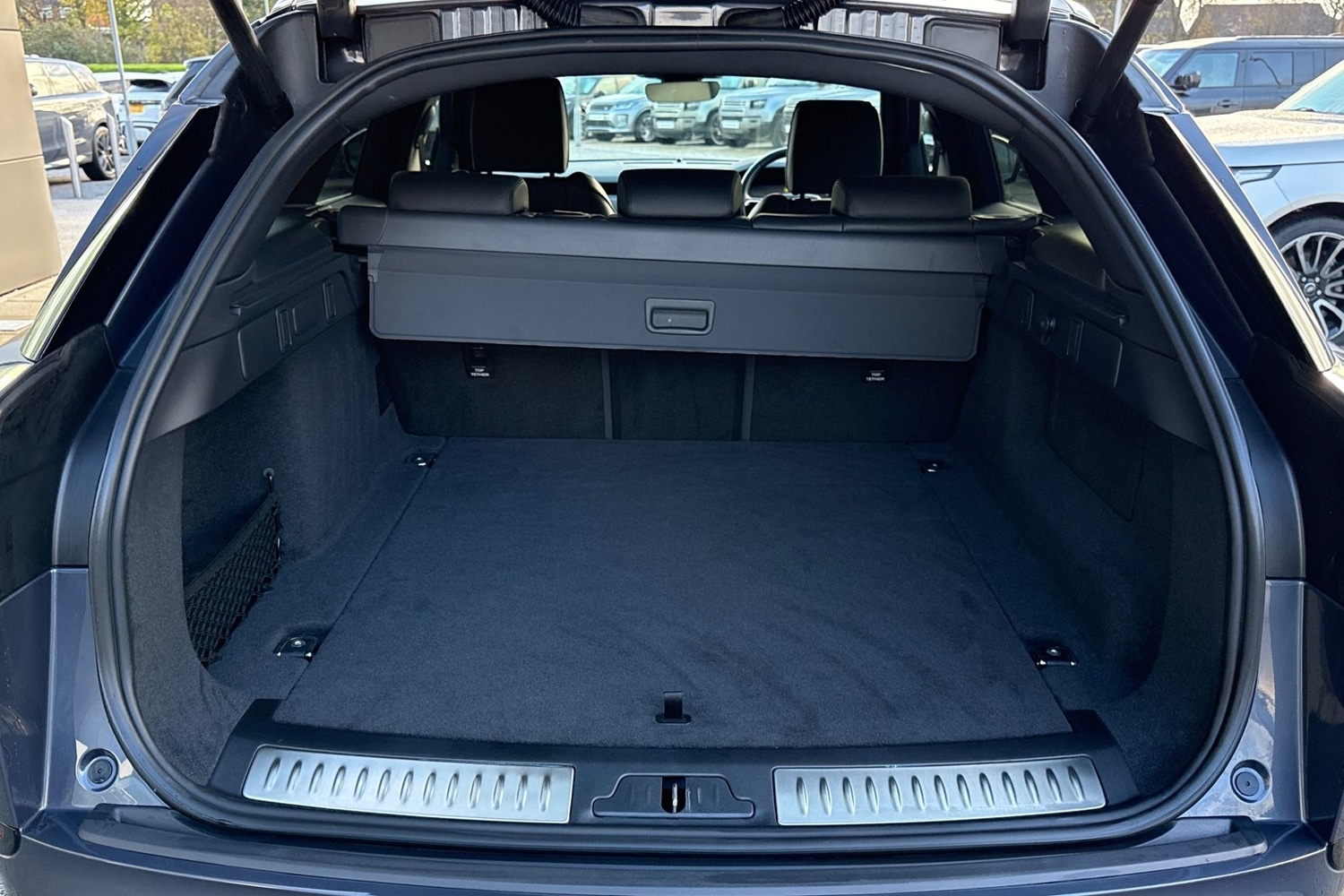 Used Land Rover Range Rover Velar 2024 for sale - 76670330: Photo 11