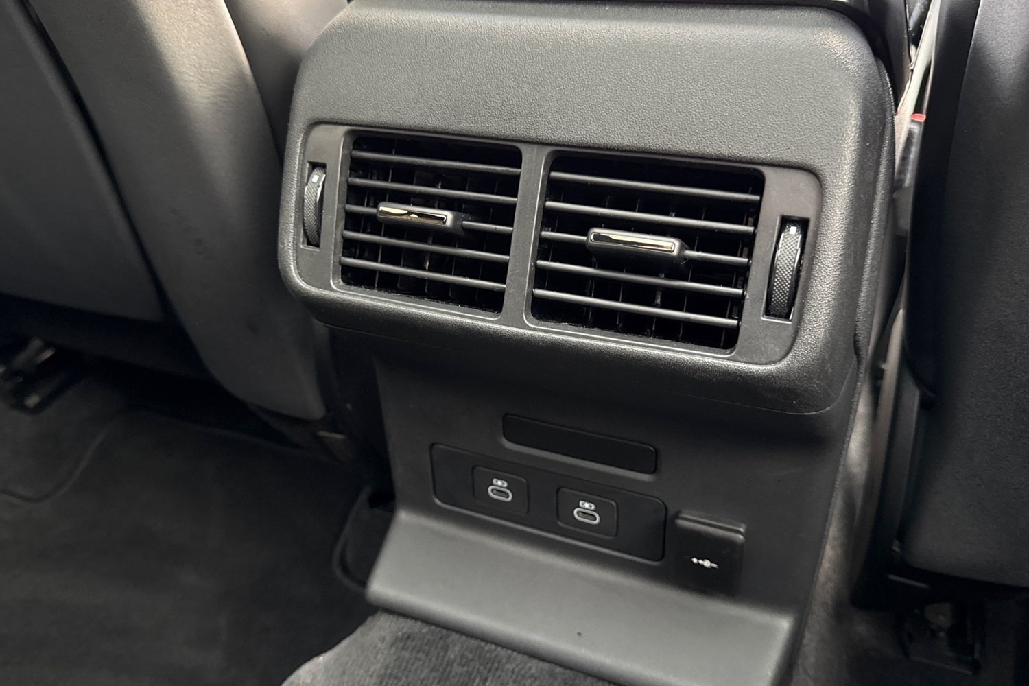 Used Land Rover Range Rover Velar 2024 for sale - 76670330: Photo 19