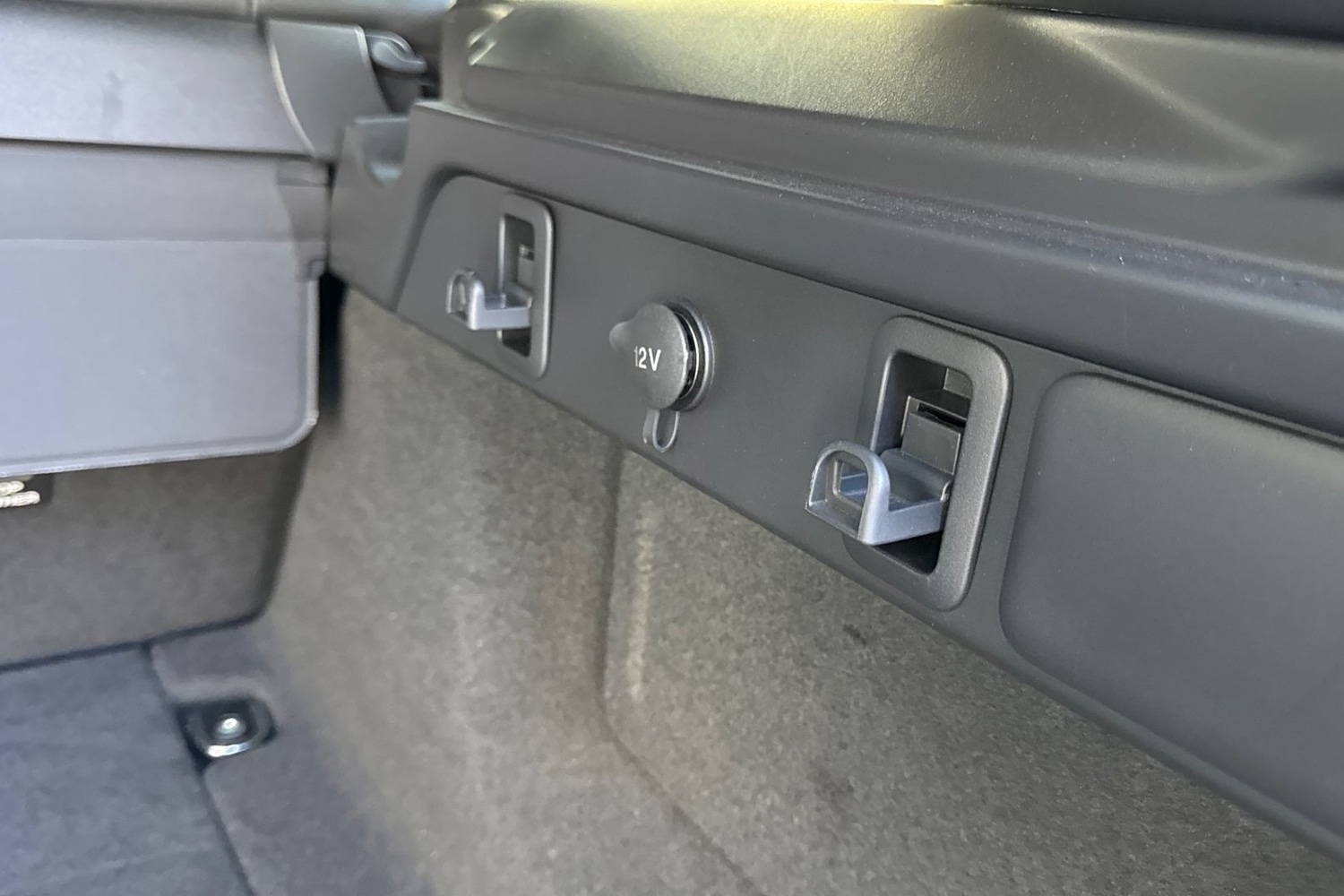 Used Land Rover Range Rover Velar 2024 for sale - 76670330: Photo 28