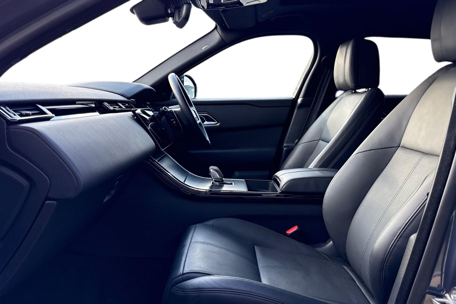 Used Land Rover Range Rover Velar 2024 for sale - 76670330: Photo 3