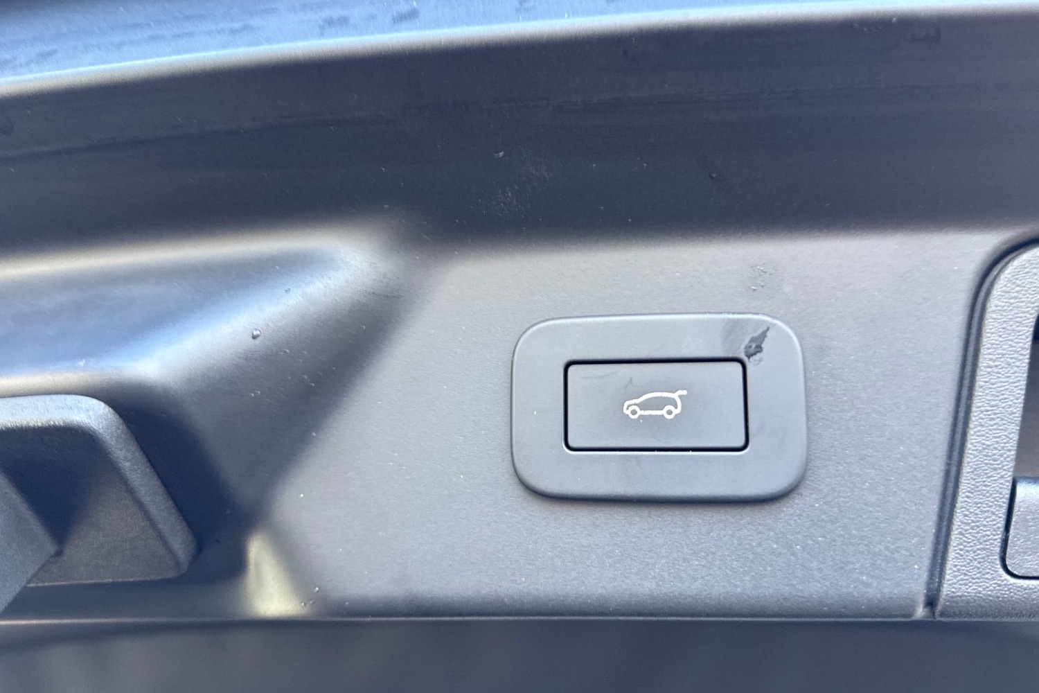 Used Land Rover Range Rover Velar 2024 for sale - 76670330: Photo 30