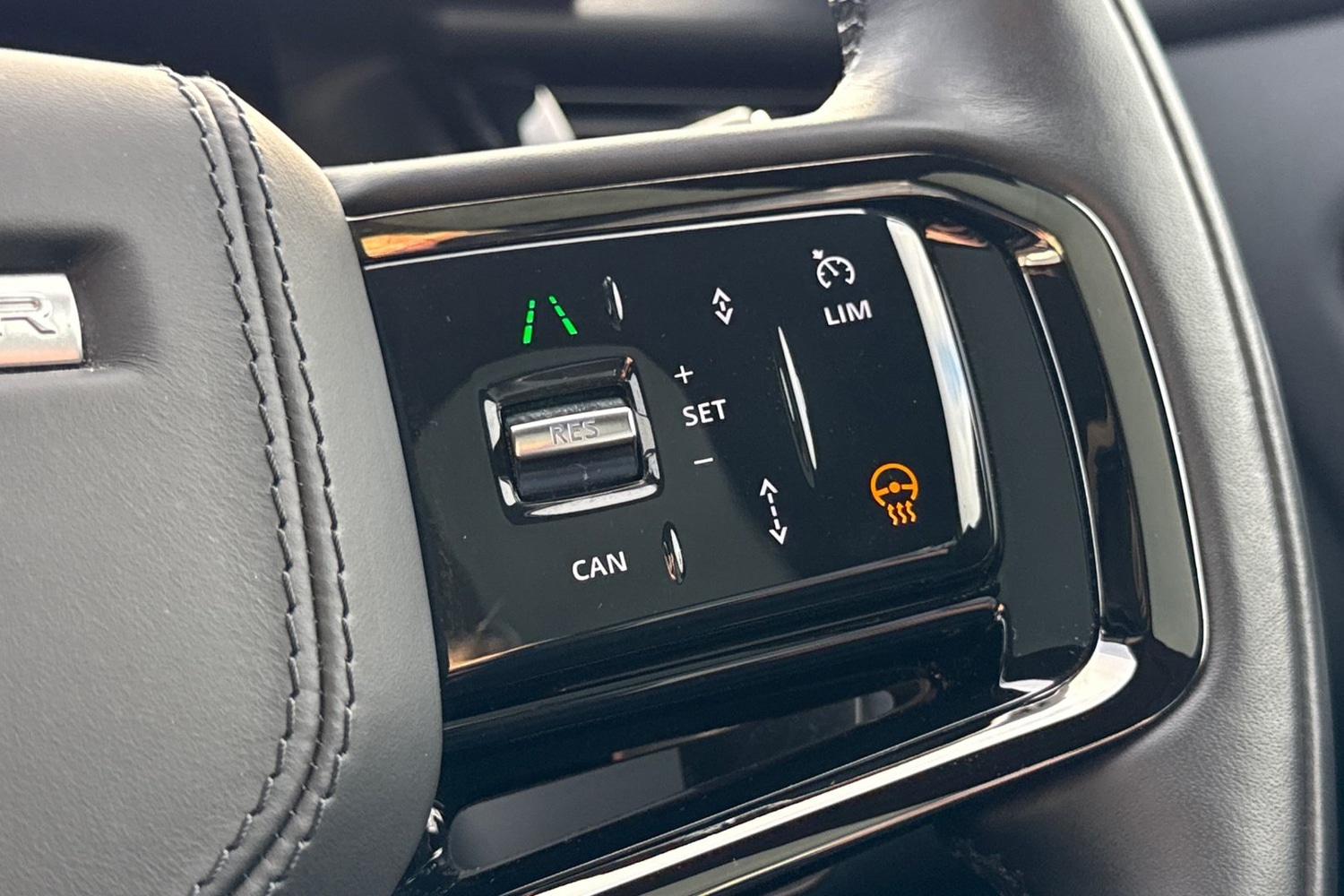 Used Land Rover Range Rover Velar 2024 for sale - 76670330: Photo 33