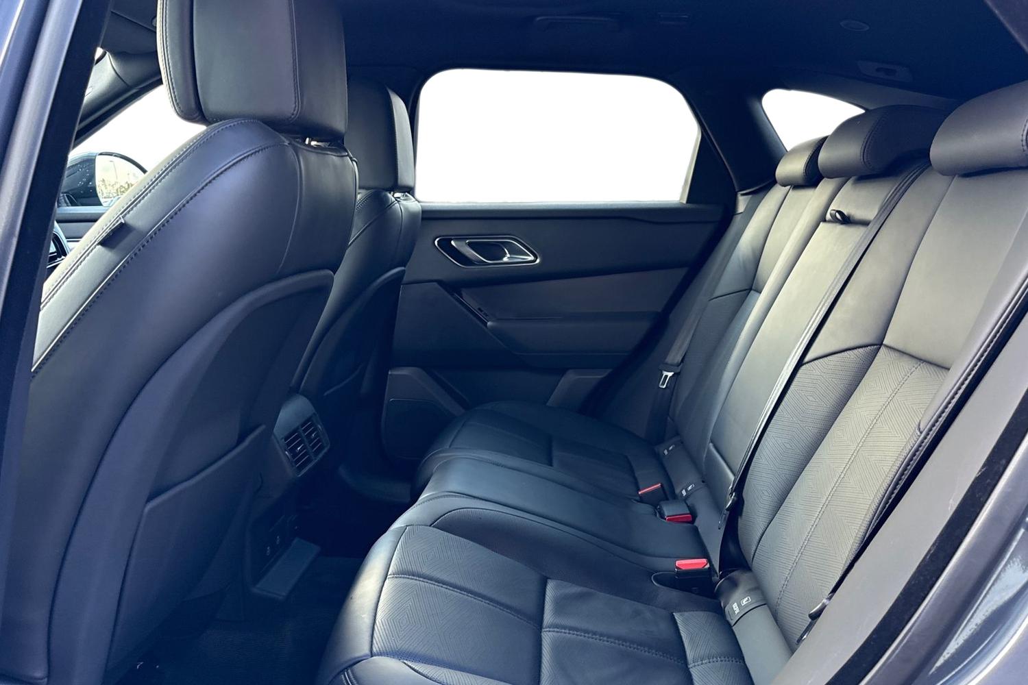 Used Land Rover Range Rover Velar 2024 for sale - 76670330: Photo 4