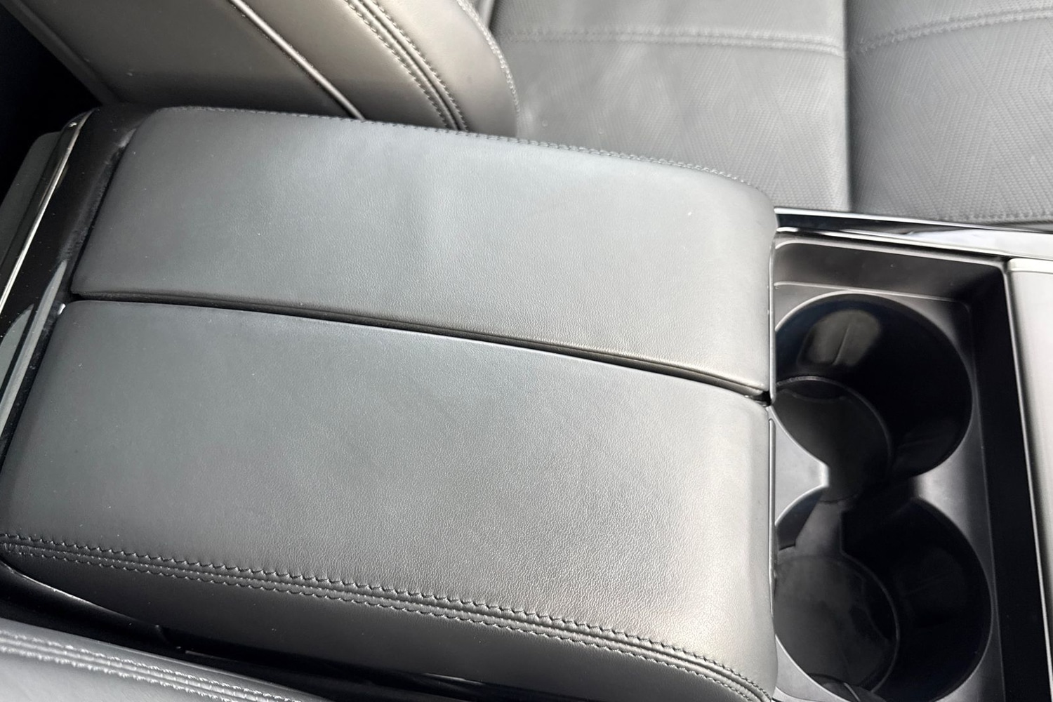 Used Land Rover Range Rover Velar 2024 for sale - 76670330: Photo 46