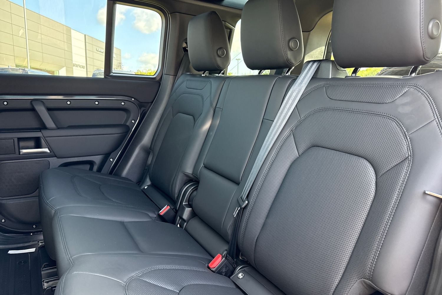 Used Land Rover Defender 110 2026 for sale - 77165864: Photo 13