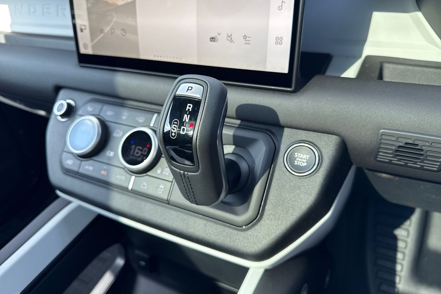 Used Land Rover Defender 110 2026 for sale - 77165864: Photo 16