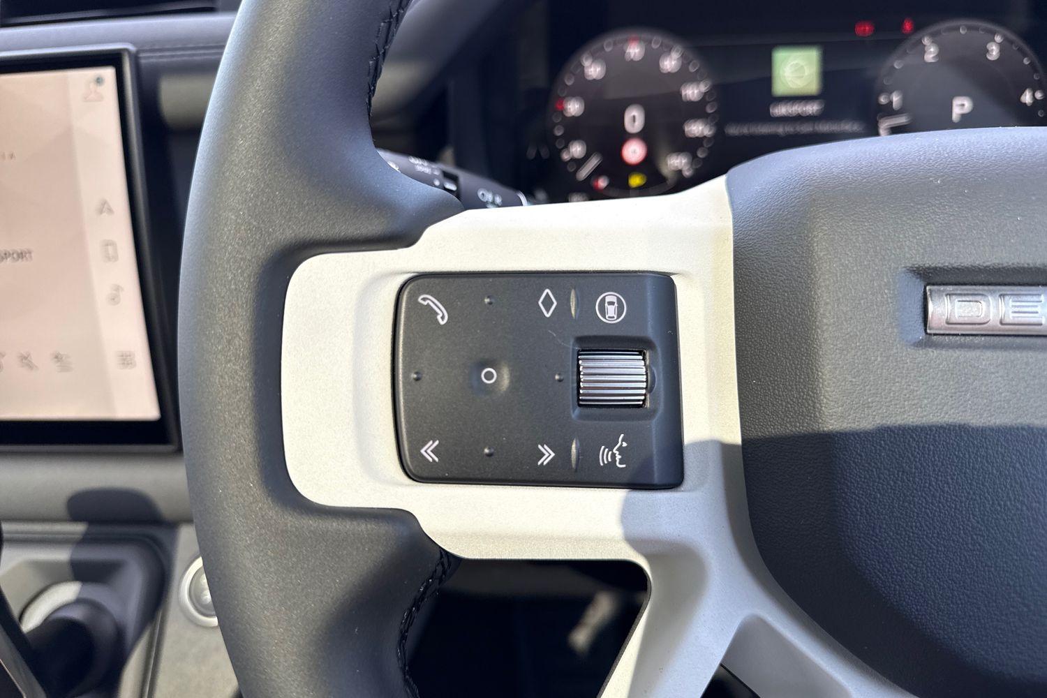 Used Land Rover Defender 110 2026 for sale - 77165864: Photo 17