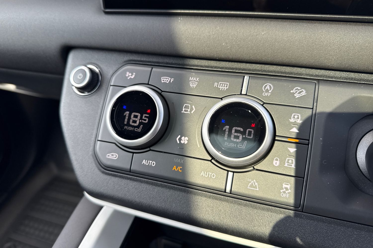 Used Land Rover Defender 110 2026 for sale - 77165864: Photo 19