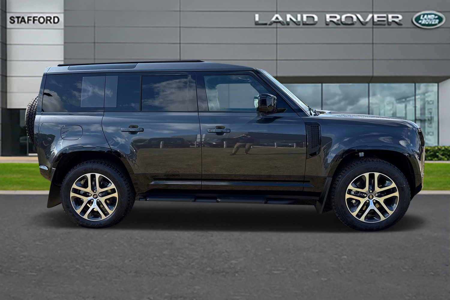 Used Land Rover Defender 110 2026 for sale - 77165864: Photo 5