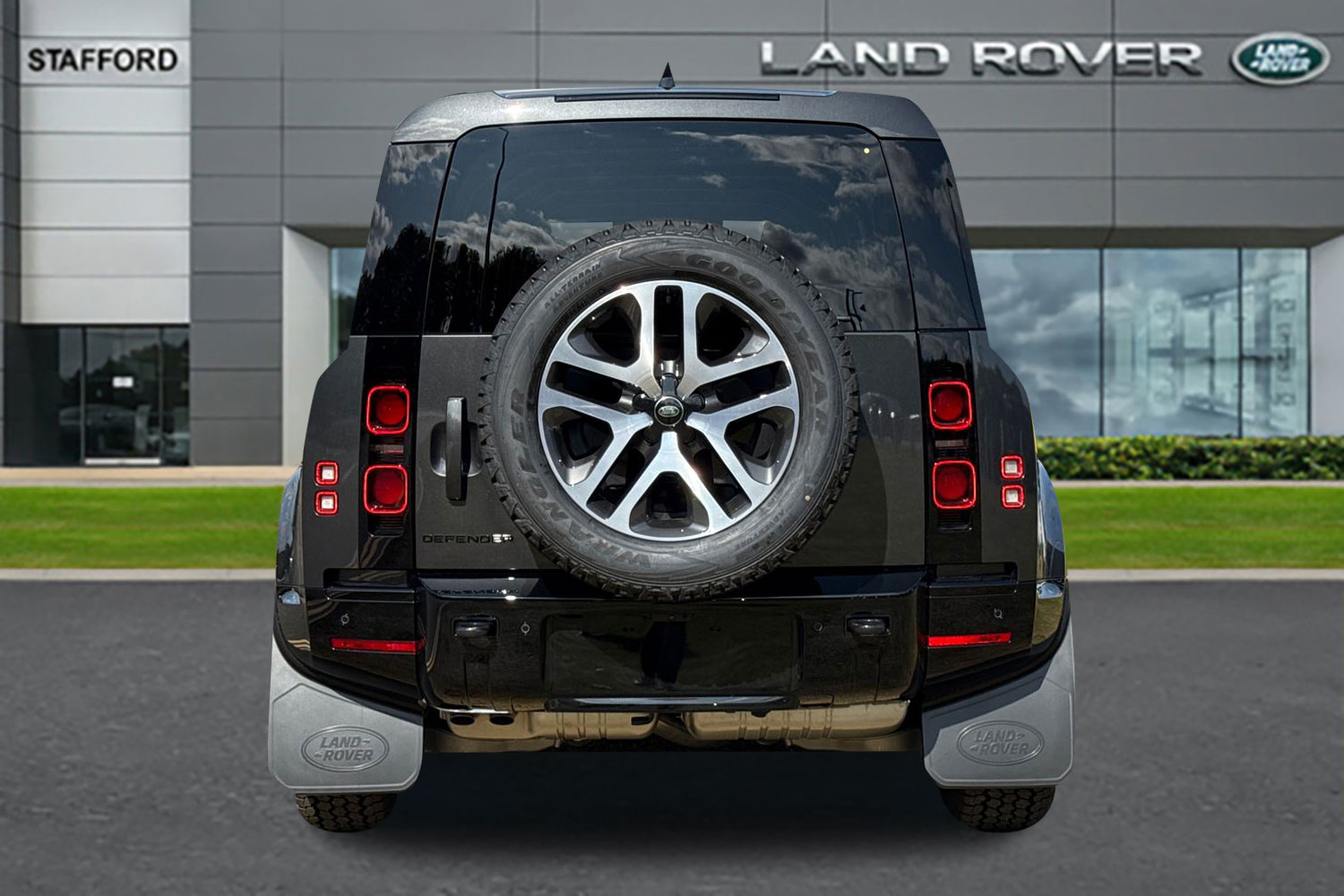 Used Land Rover Defender 110 2026 for sale - 77165864: Photo 6