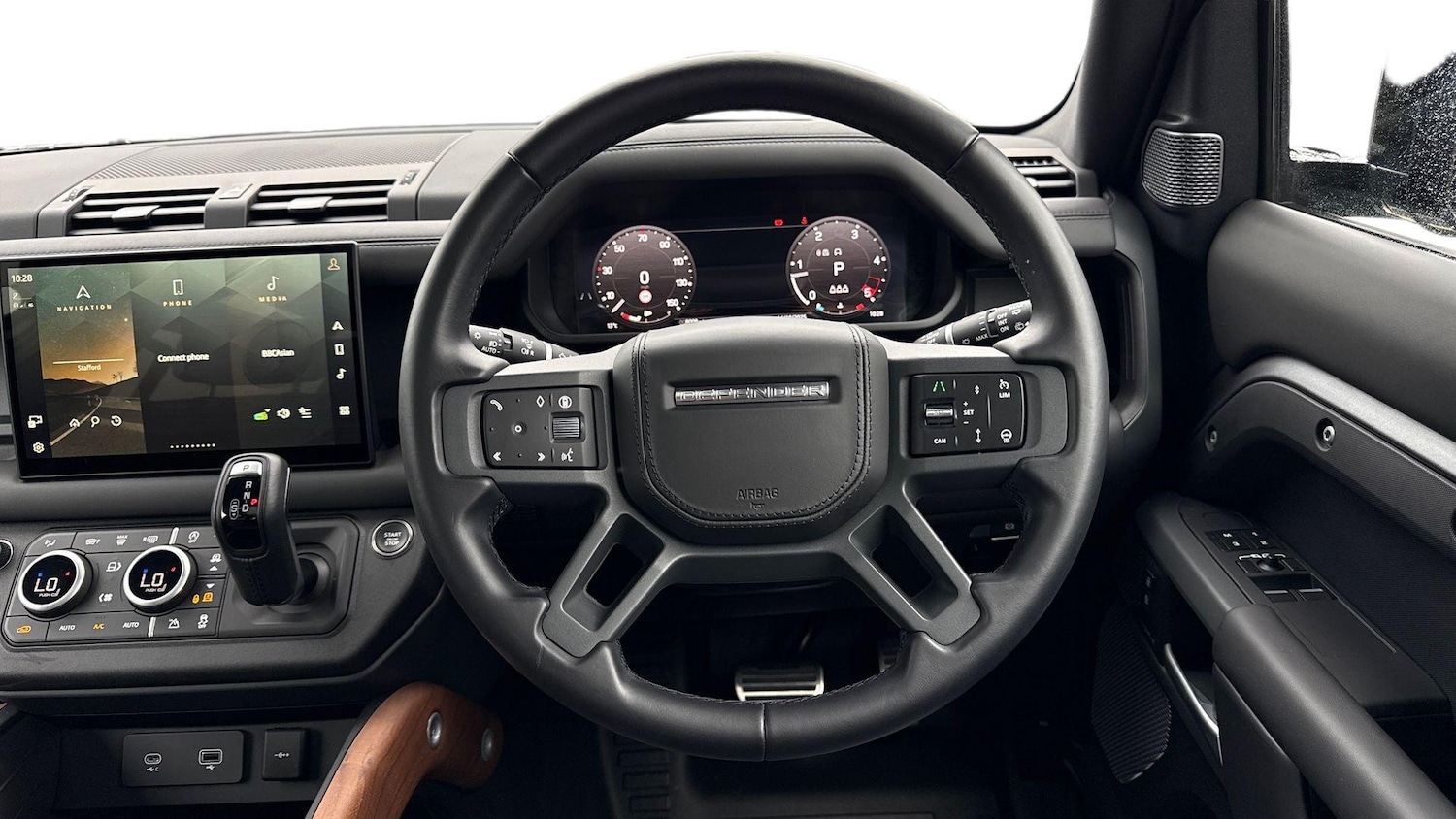 Used Land Rover Defender 90 2024 for sale - 76985249: Photo 16