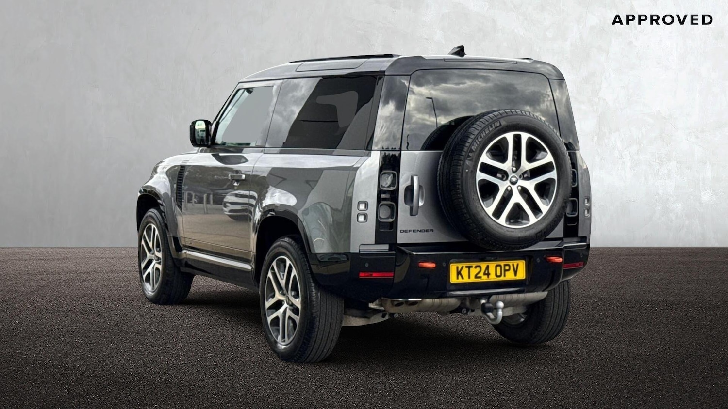 Used Land Rover Defender 90 2024 for sale - 76985249: Photo 2