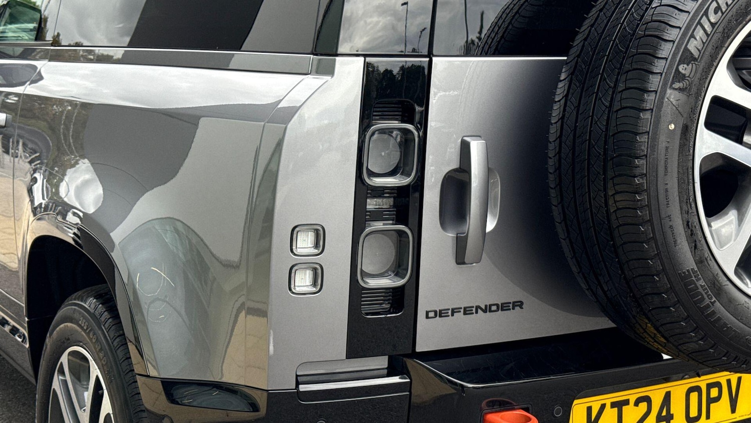 Used Land Rover Defender 90 2024 for sale - 76985249: Photo 20