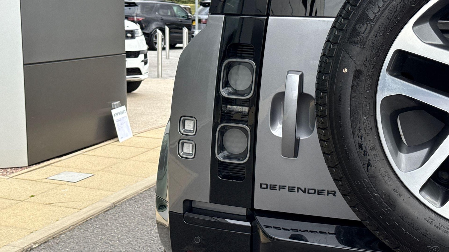 Used Land Rover Defender 90 2024 for sale - 76985249: Photo 27