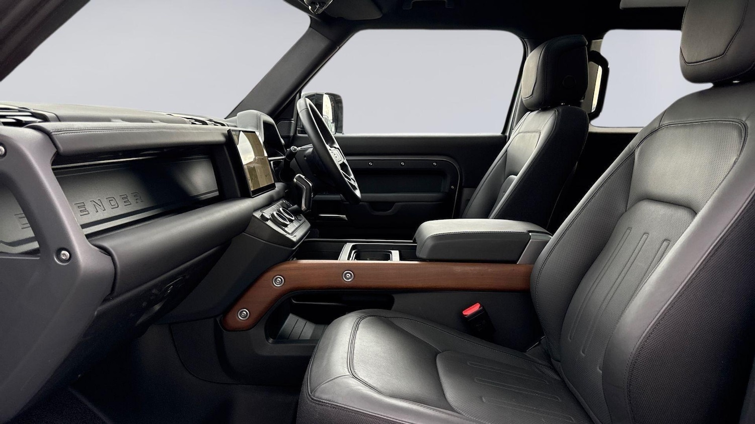 Used Land Rover Defender 90 2024 for sale - 76985249: Photo 3