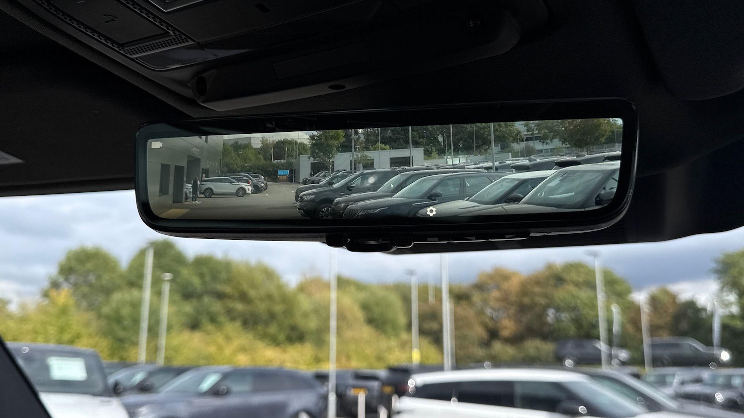 Used Land Rover Defender 90 2024 for sale - 76985249: Photo 30