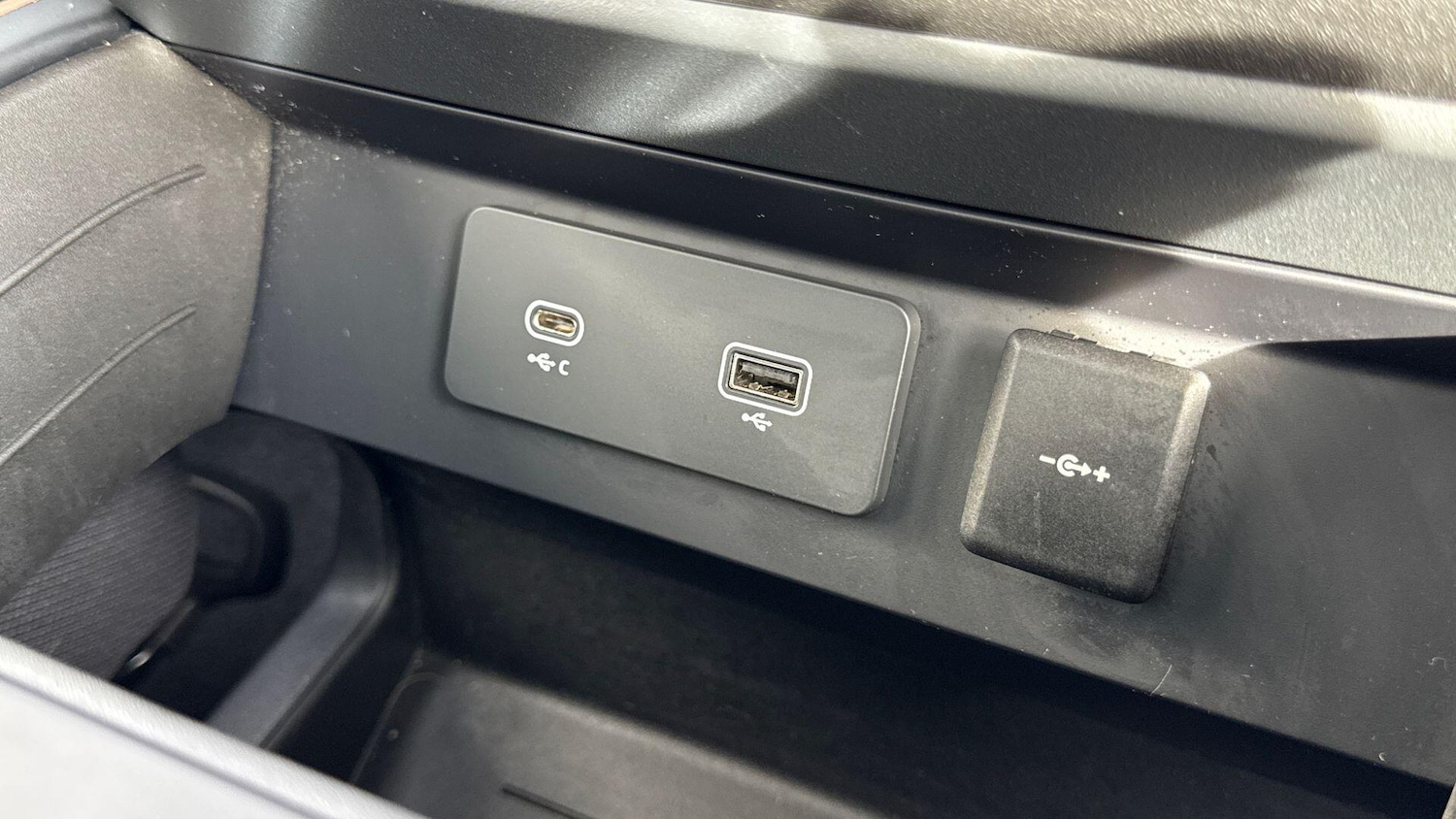 Used Land Rover Defender 90 2024 for sale - 76985249: Photo 33