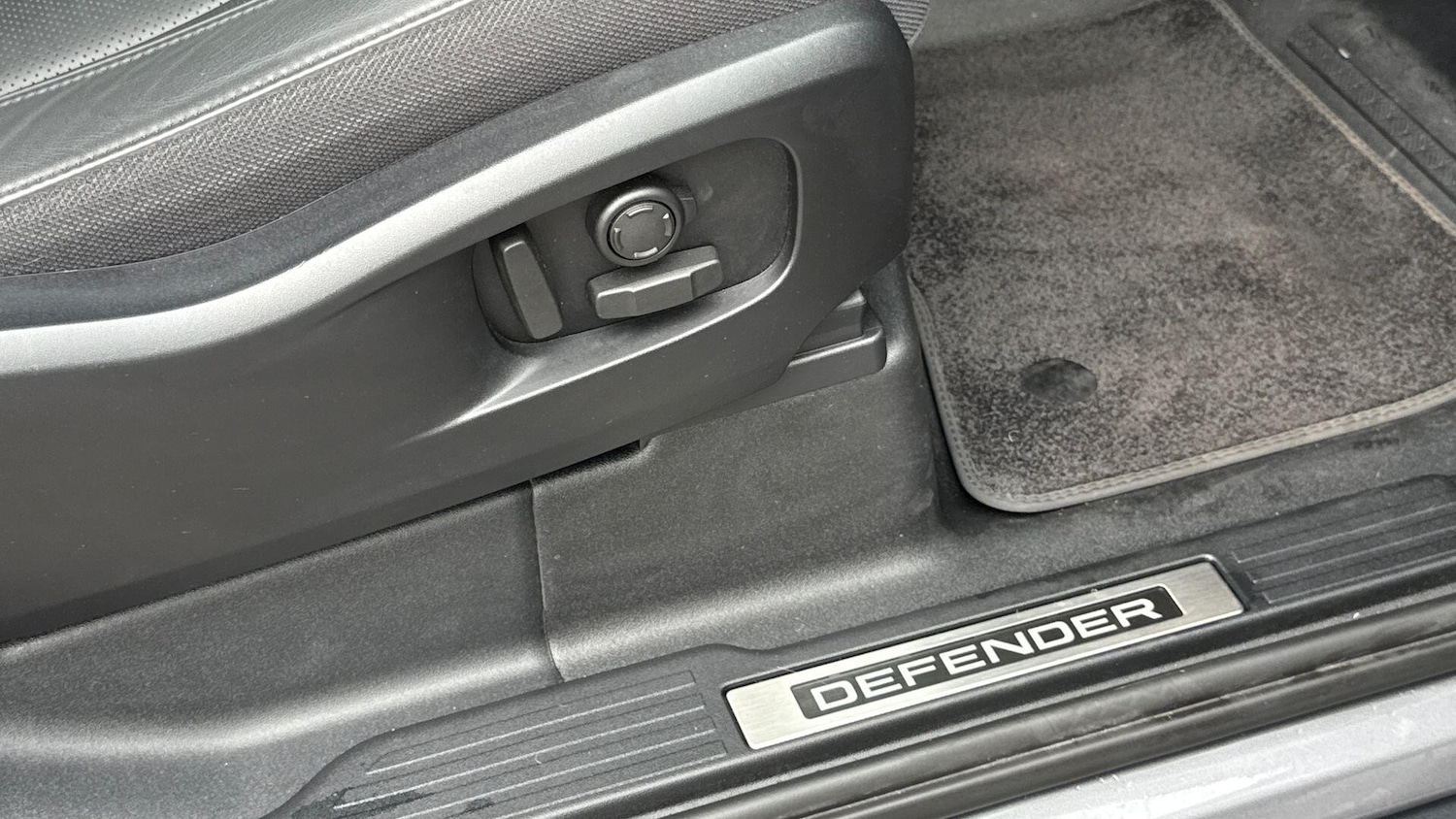 Used Land Rover Defender 90 2024 for sale - 76985249: Photo 38