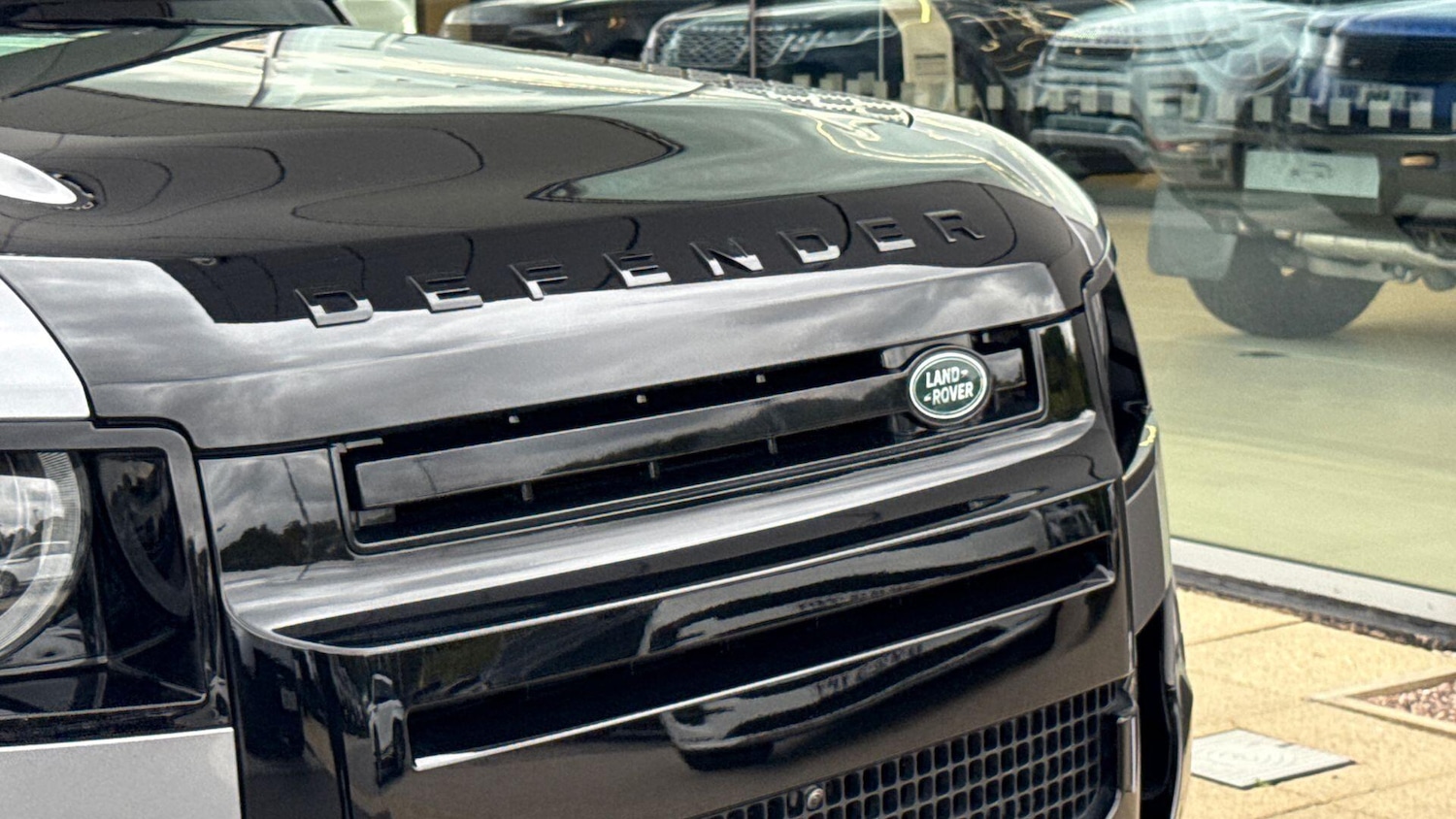 Used Land Rover Defender 90 2024 for sale - 76985249: Photo 40