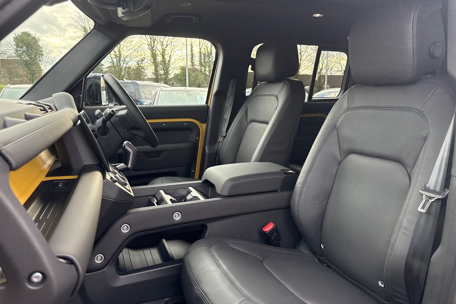 Used Land Rover Defender 110 2026 for sale - 77187300: Photo 11