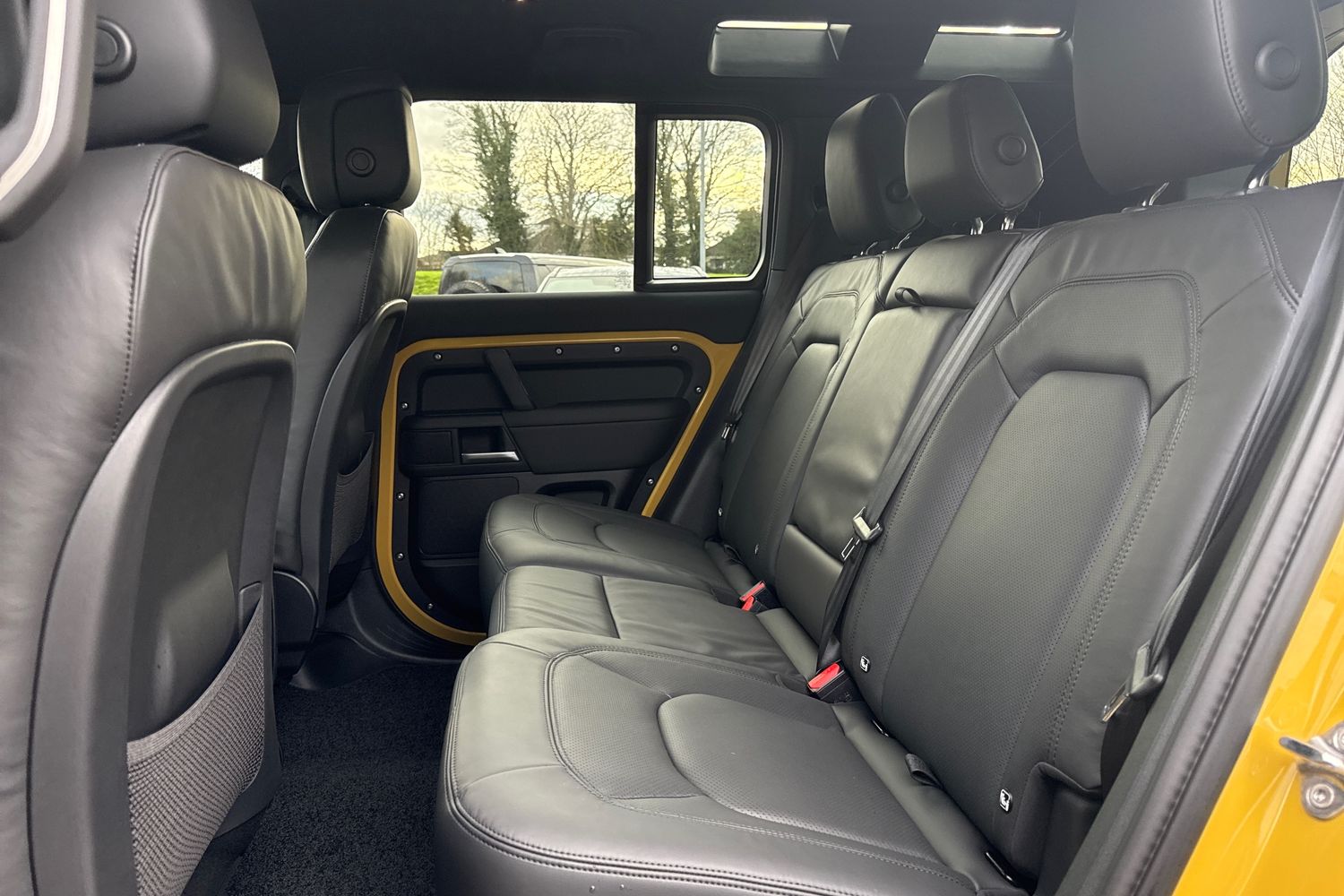 Used Land Rover Defender 110 2026 for sale - 77187300: Photo 13