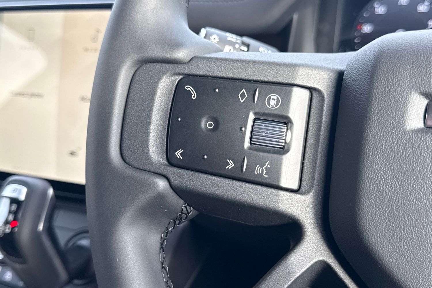 Used Land Rover Defender 110 2026 for sale - 77187300: Photo 17