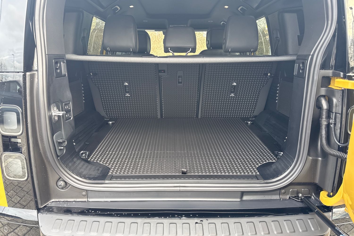 Used Land Rover Defender 110 2026 for sale - 77187300: Photo 23