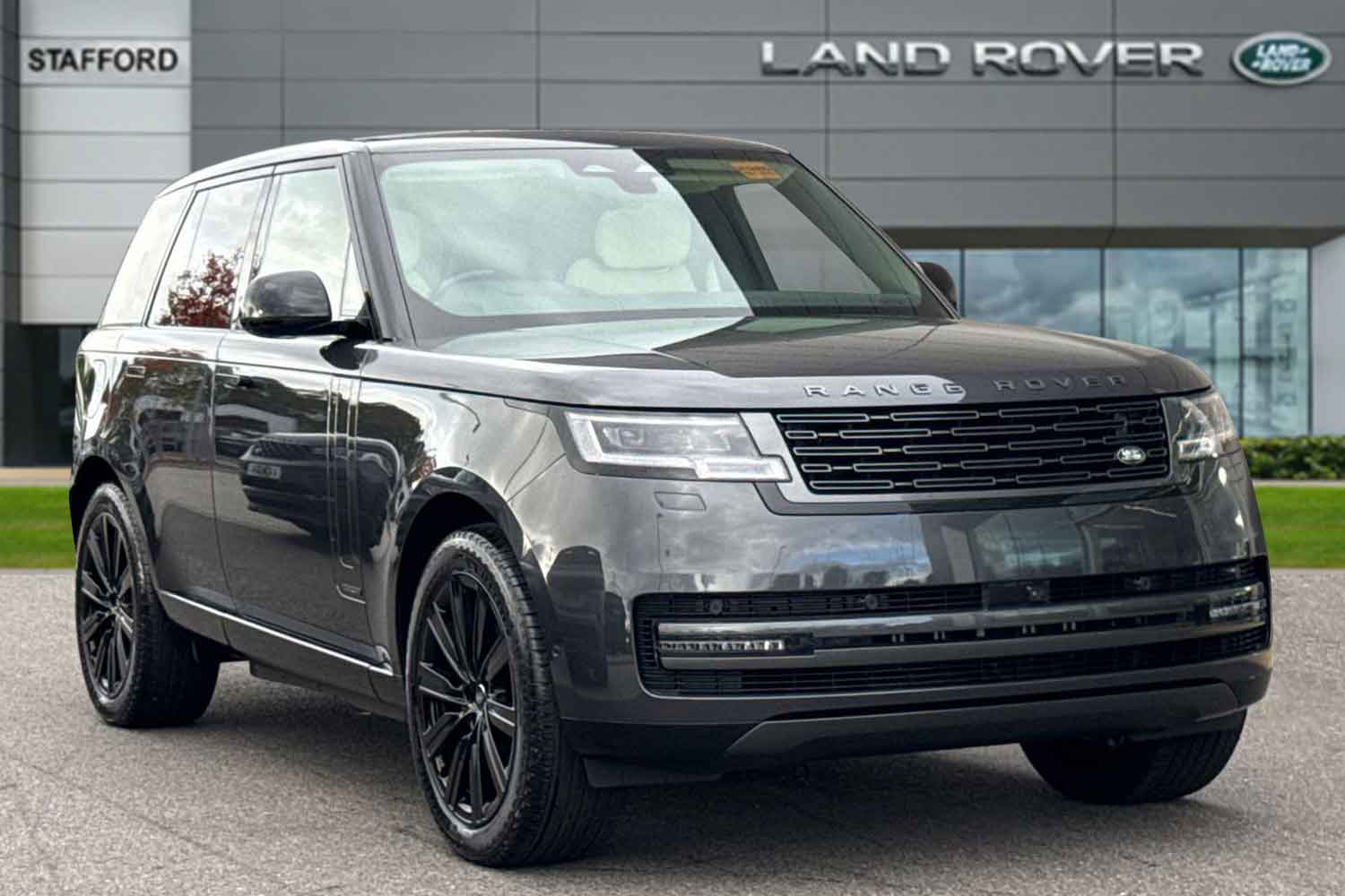 Used Land Rover Range Rover 2025 for sale - 76330801: Photo 1