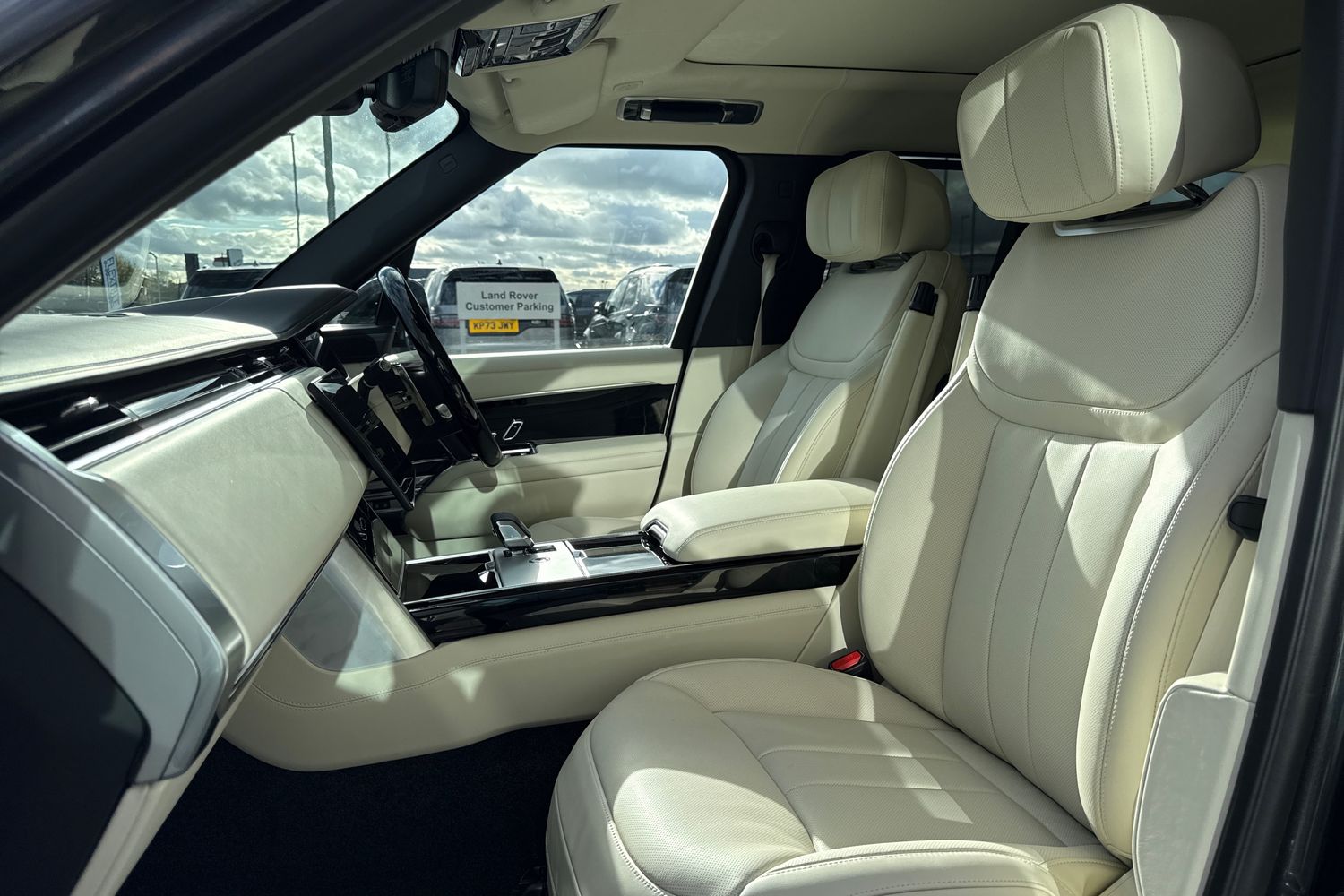 Used Land Rover Range Rover 2025 for sale - 76330801: Photo 11