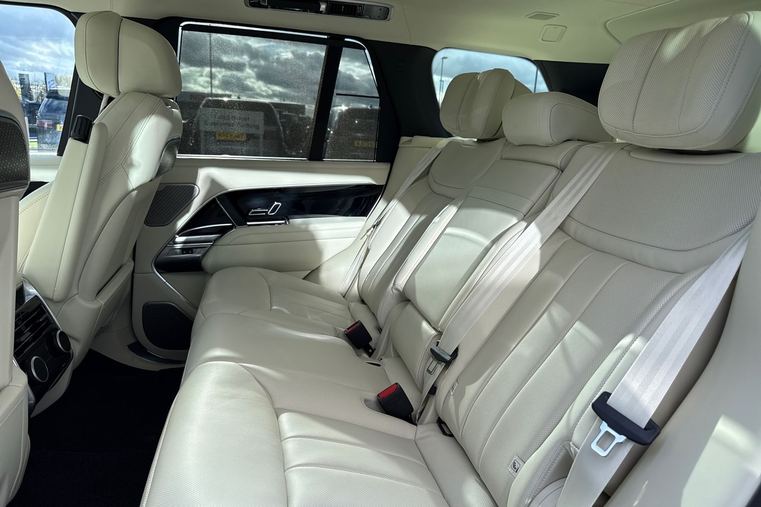 Used Land Rover Range Rover 2025 for sale - 76330801: Photo 13