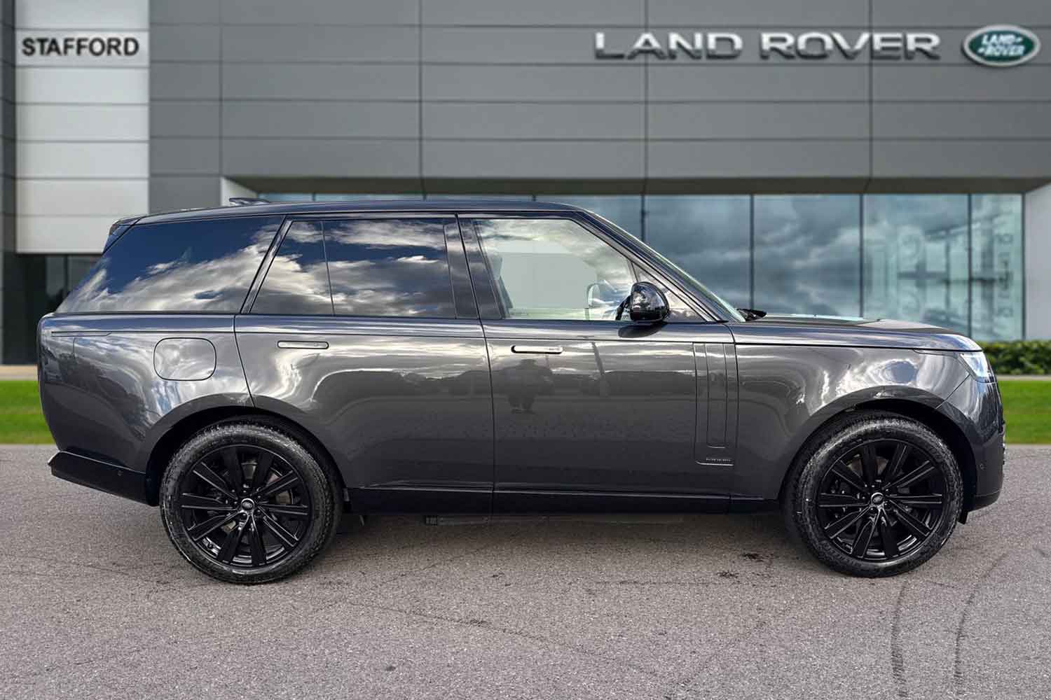 Used Land Rover Range Rover 2025 for sale - 76330801: Photo 5